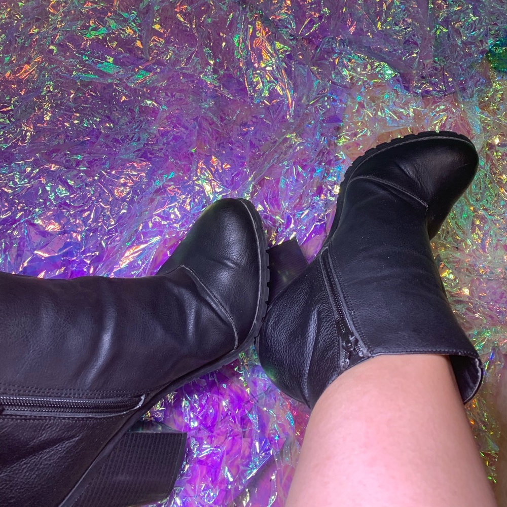Call it spring booties - Picture 2 of 3